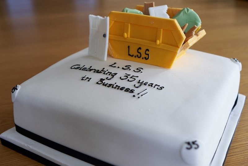 LSS WASTE MARKS 35th ANNIVERSARY WITH RUBBISH CAKE!